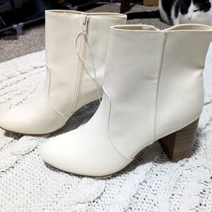 Old Navy western style boot